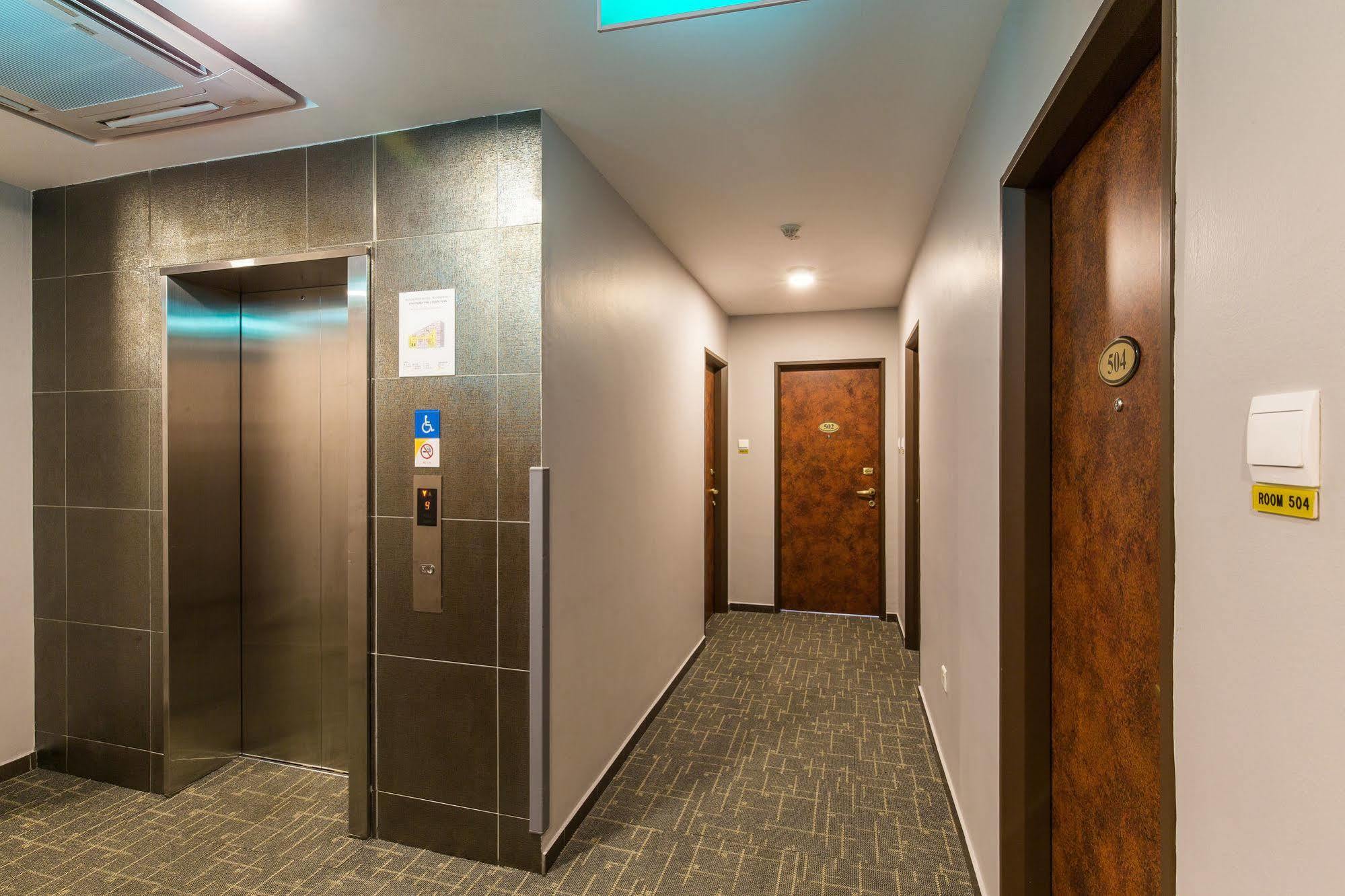 Ibis Budget Singapore West Coast Exterior foto